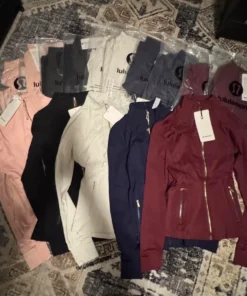 lululemon sports clothes​